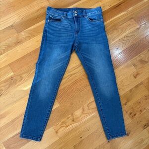 Tahari Blue Denim Skinny Jeans